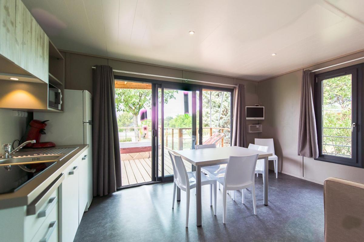 Camping Les Hautes Prairies Lourmarin Εξωτερικό φωτογραφία