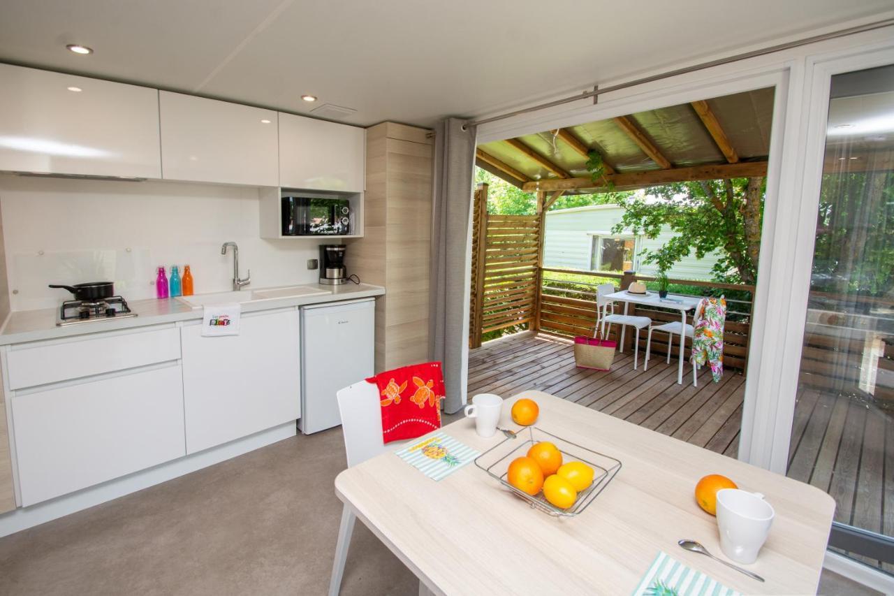 Camping Les Hautes Prairies Lourmarin Εξωτερικό φωτογραφία