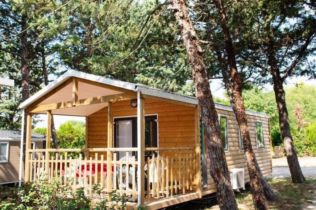 Camping Les Hautes Prairies Lourmarin Εξωτερικό φωτογραφία