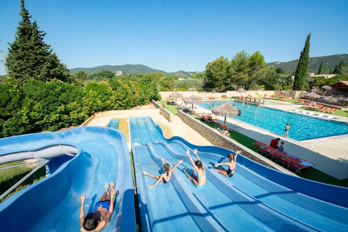 Camping Les Hautes Prairies Lourmarin Εξωτερικό φωτογραφία